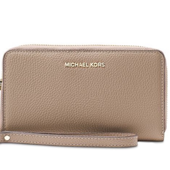 MICHAEL Michael Kors Handbags - MICHAEL Michael Kors
Mercer Pebble Leather Wallet